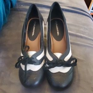 Cute Saddle Shoe Oxford Heels Vintage Style
